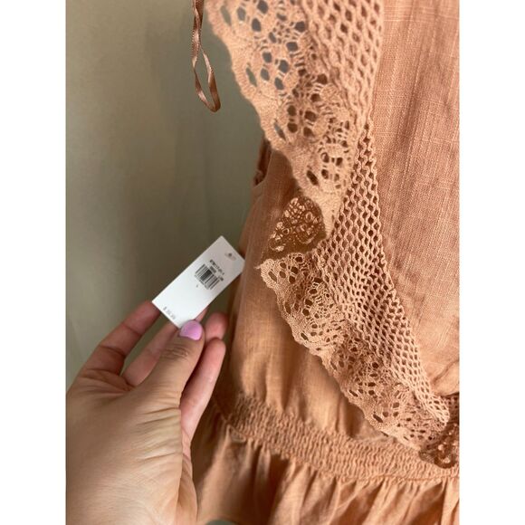 Old Navy Peach Eyelet Lace Flutter Sleeve Blouse, Size L - Picture 3 of 5